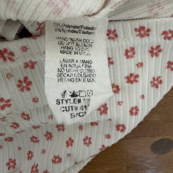 J.O.A. White Cami Crop Top with Pink Floral Print - Picture 4 of 4